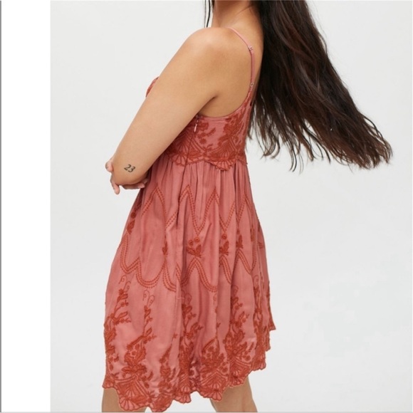 Urban Outfitters Jamie Embroidered Babydoll Mini Dress Size Medium - Picture 2 of 7